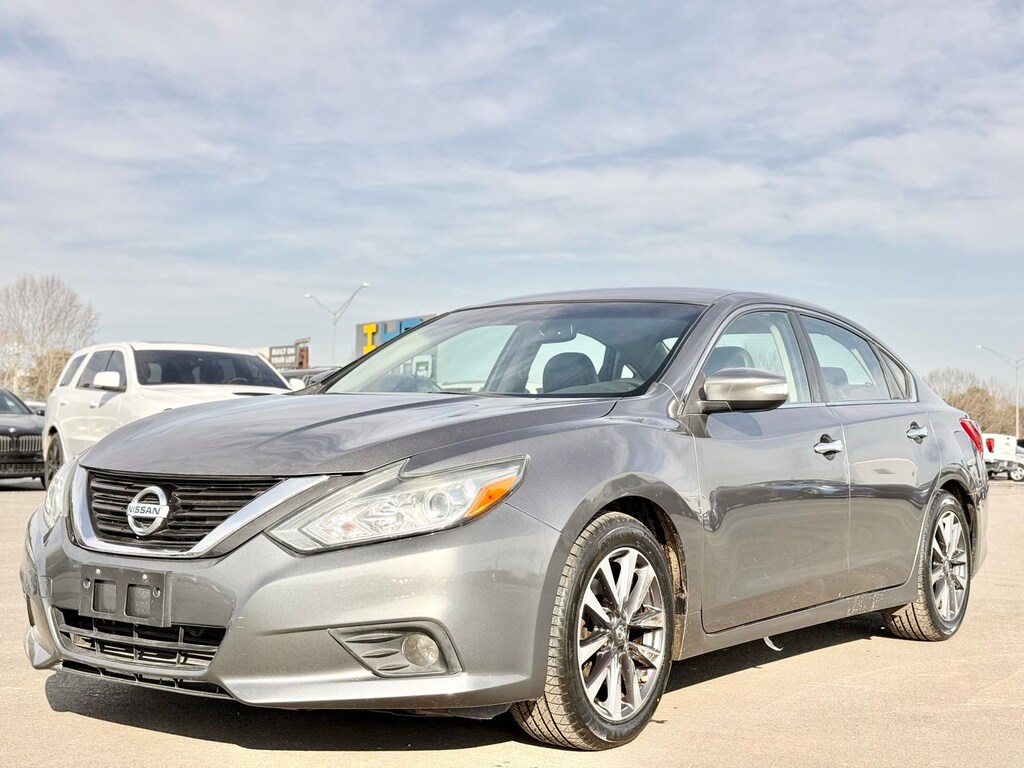 Used 2017 Nissan Altima 2.5 SL Sedan