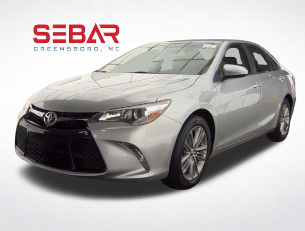 Used 2016 Toyota Camry SE Sedan