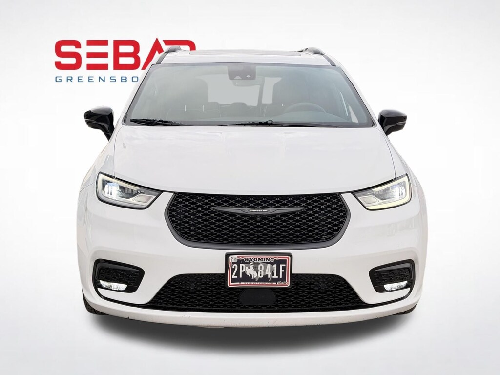 Used 2024 Chrysler Pacifica Hybrid Premium Minivan/Van