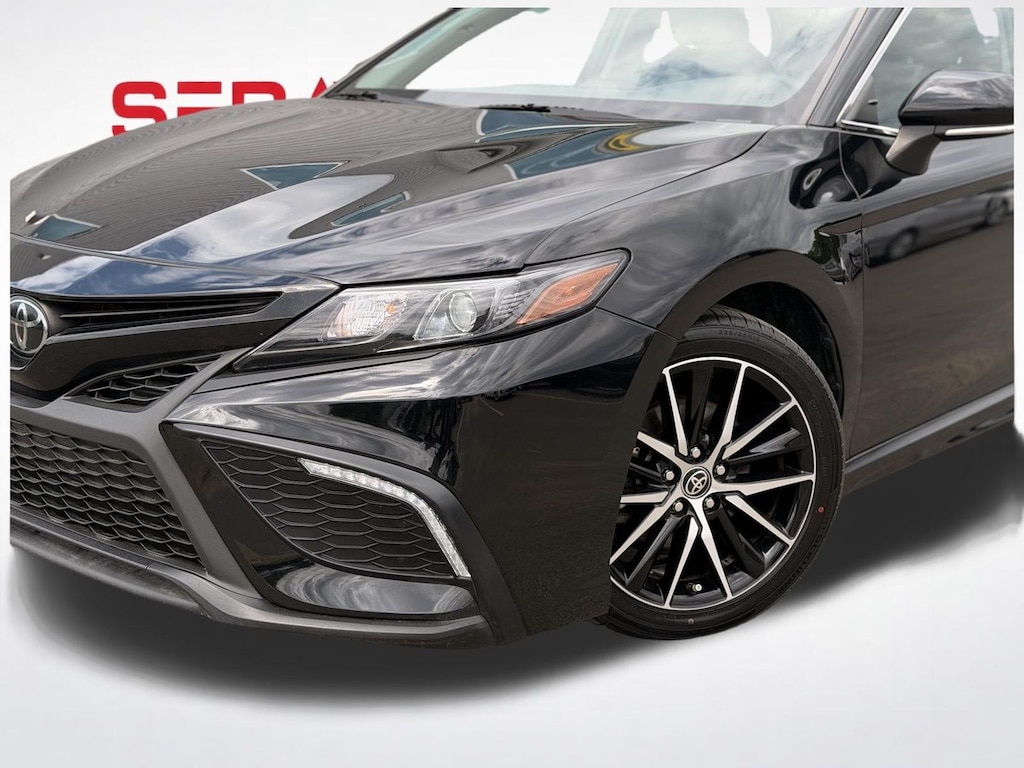 Used 2023 Toyota Camry SE Sedan