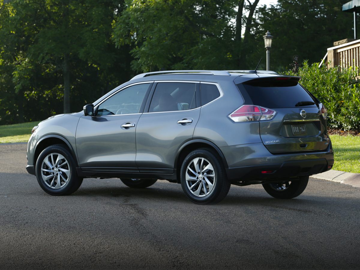 2015 Nissan Rogue S's photo