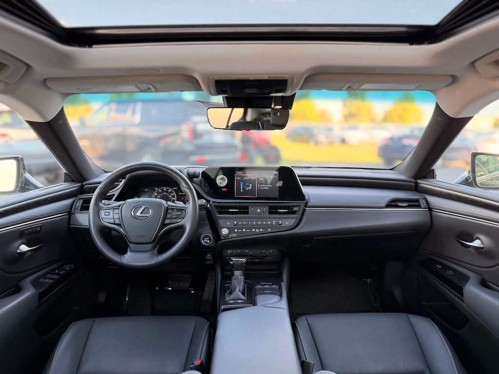 Used 2022 Lexus ES 300h Sedan