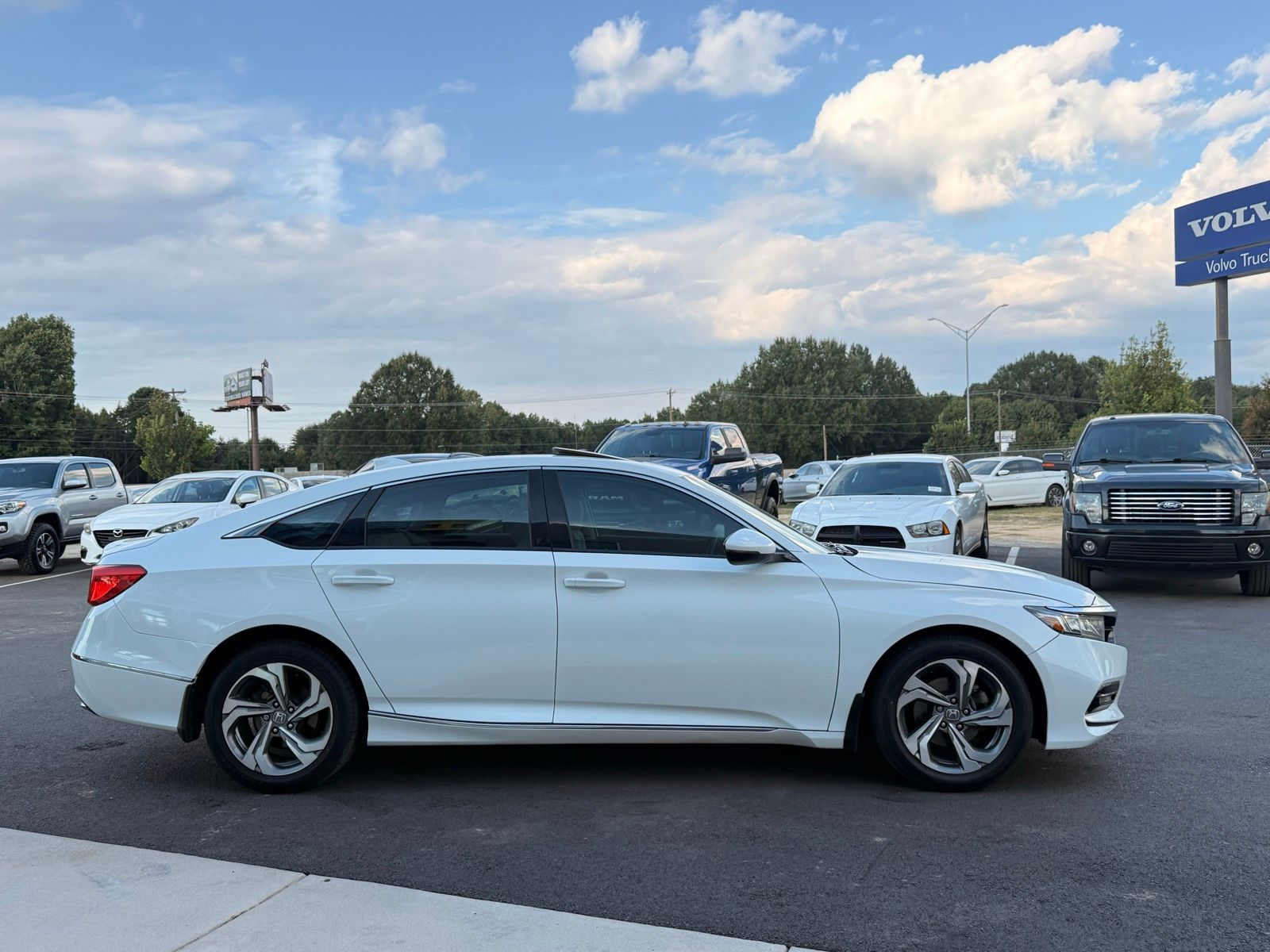 2019 Honda Accord EX-L photo 3