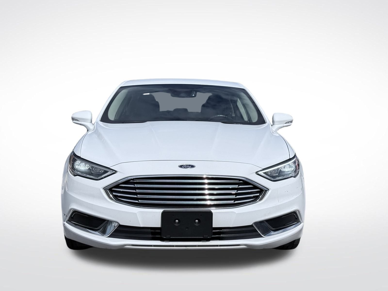 2018 Ford Fusion Hybrid SE photo 2