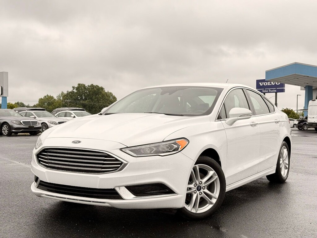 Used 2018 Ford Fusion Hybrid SE Sedan