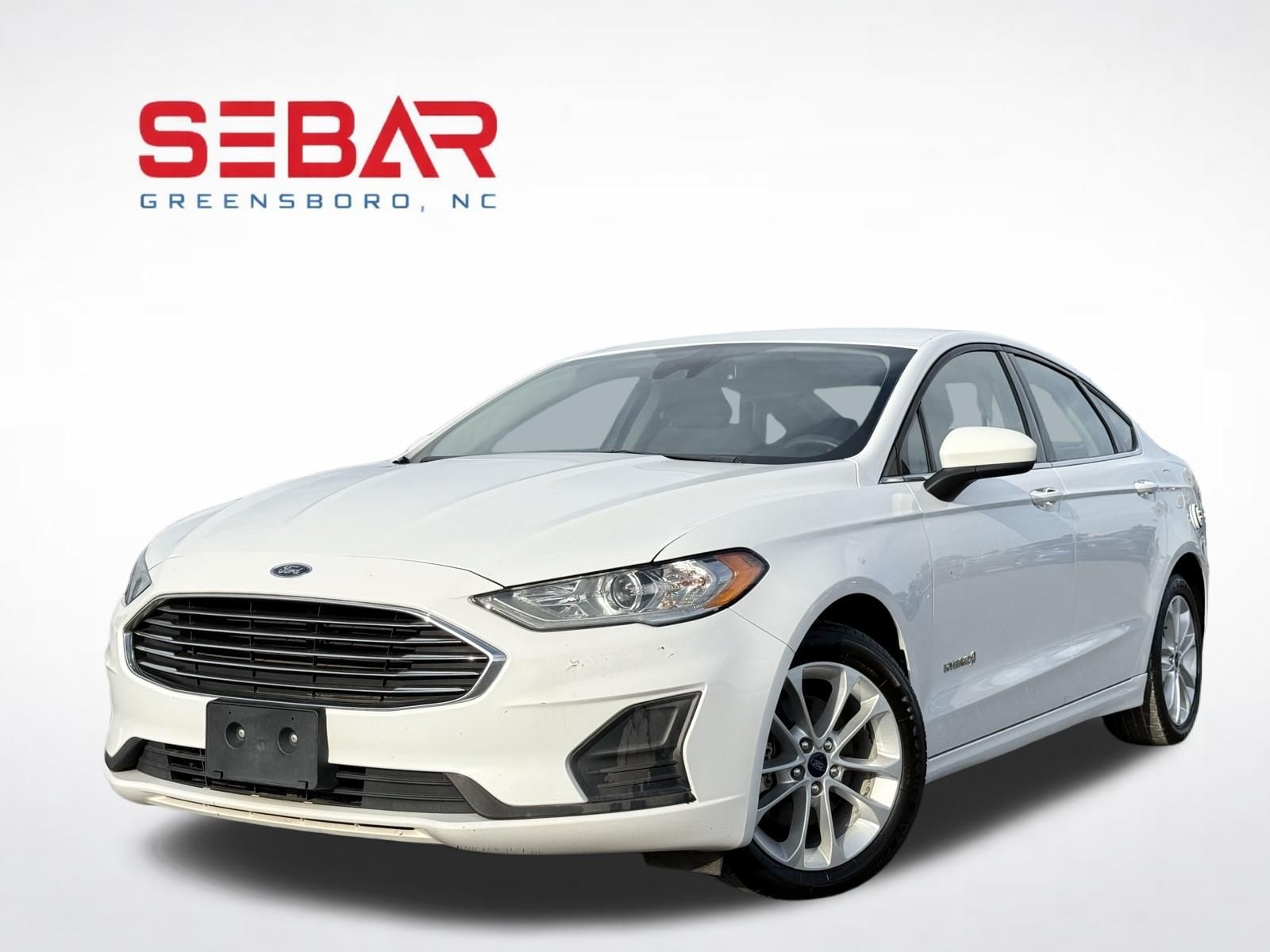 2019 Ford Fusion SE's photo