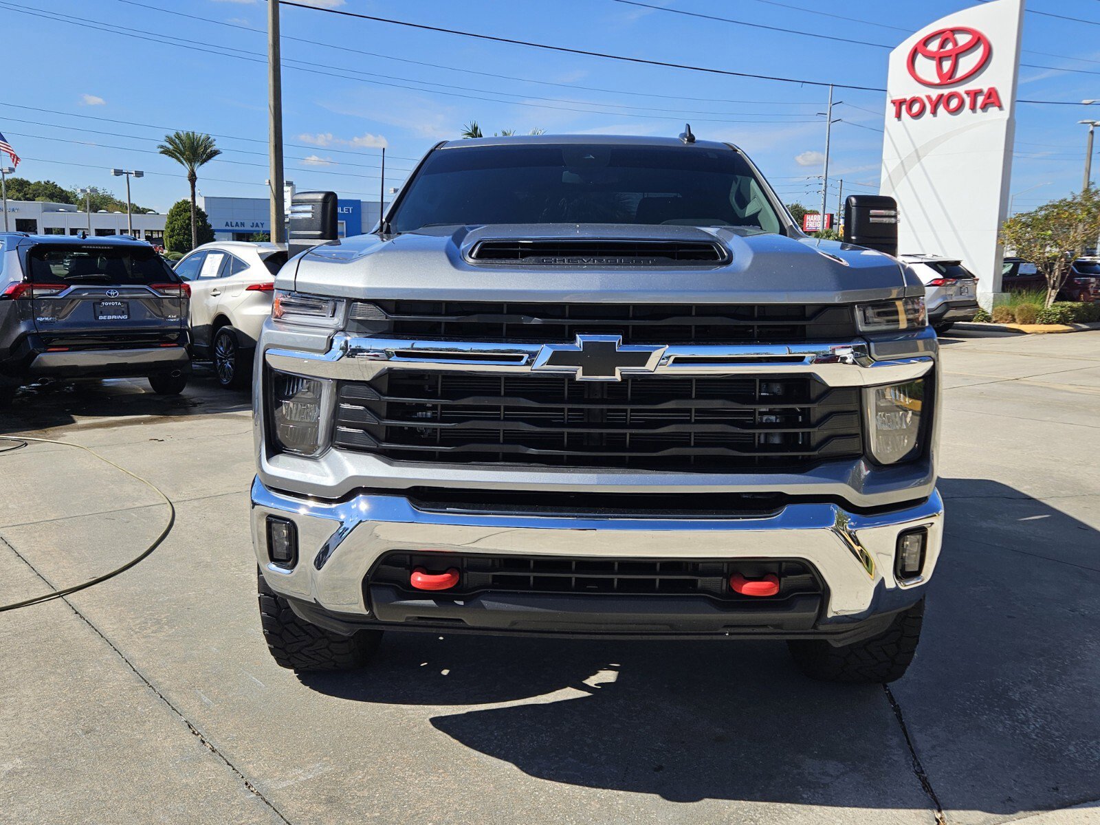 2025 Chevrolet Silverado 2500HD LT photo 2