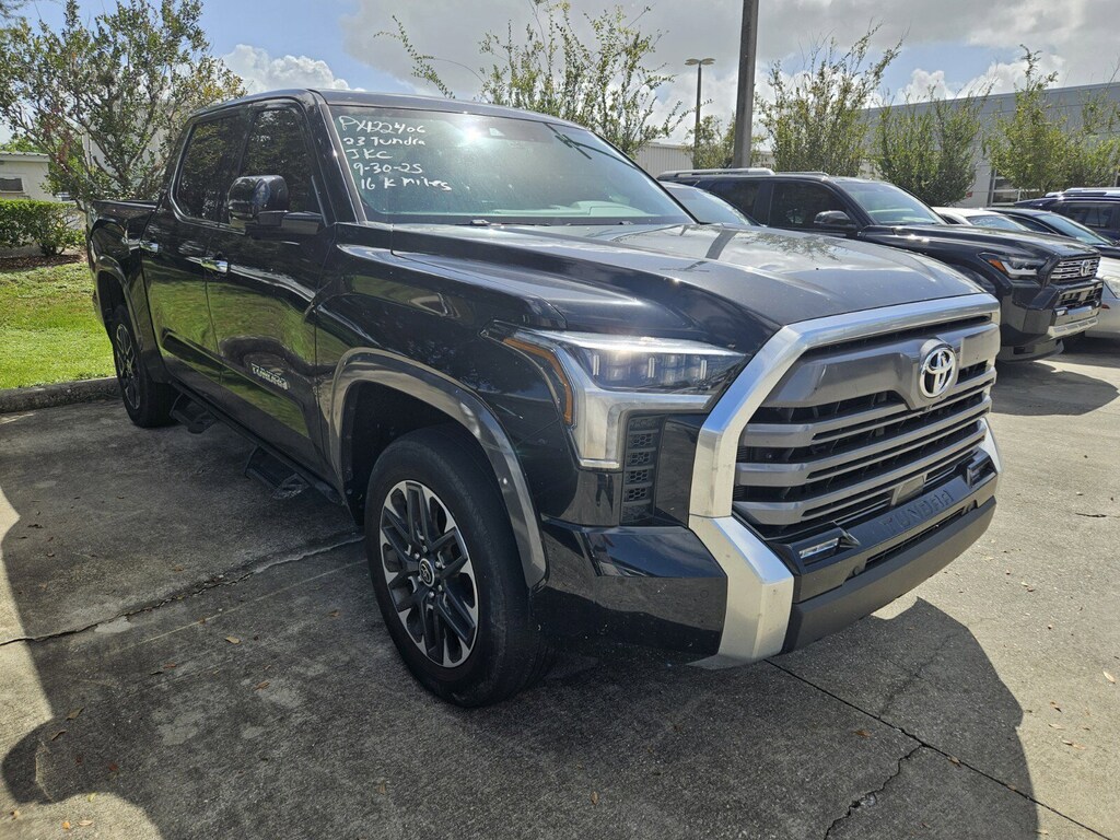 2023 Toyota Tundra Limited photo 3