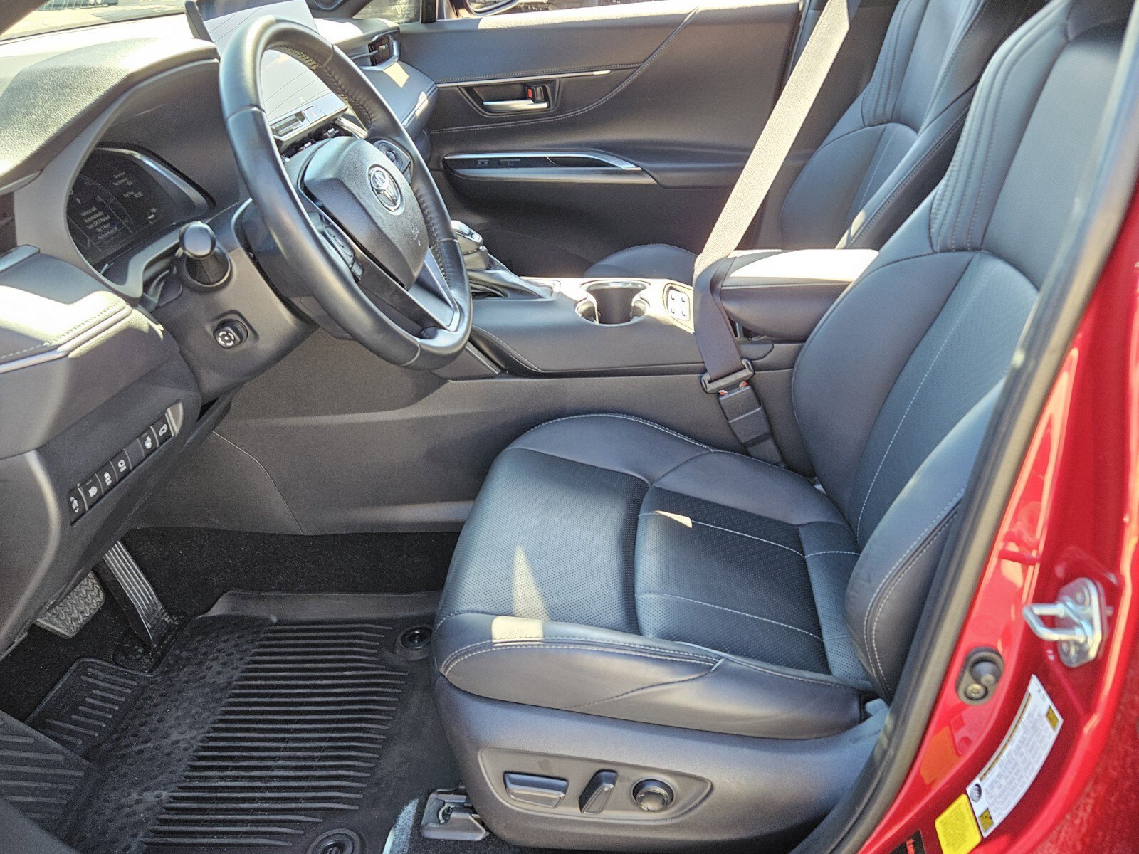 2023 Toyota Venza Limited photo 2