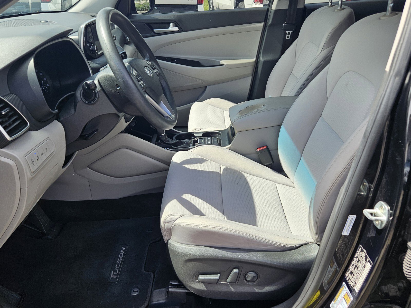 2021 Hyundai Tucson Value photo 4