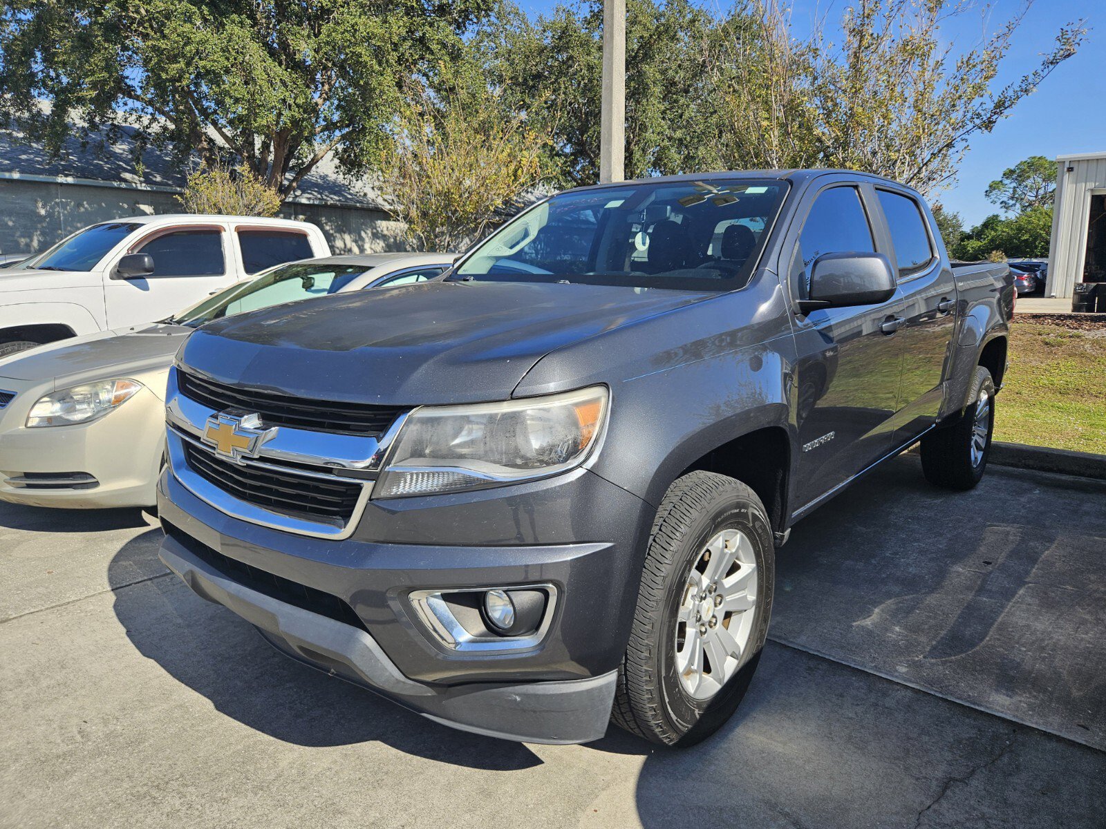 2016 Chevrolet Colorado LT photo 2