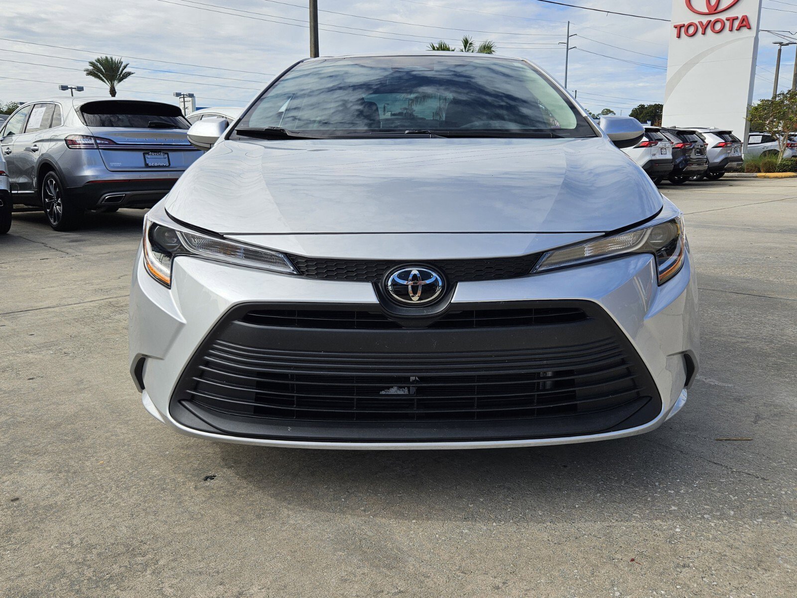 2024 Toyota Corolla LE photo 2