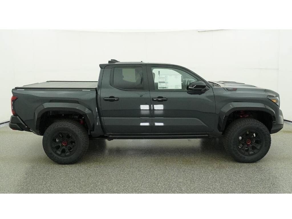 2026 Toyota Tacoma TRD Pro - Photo 11