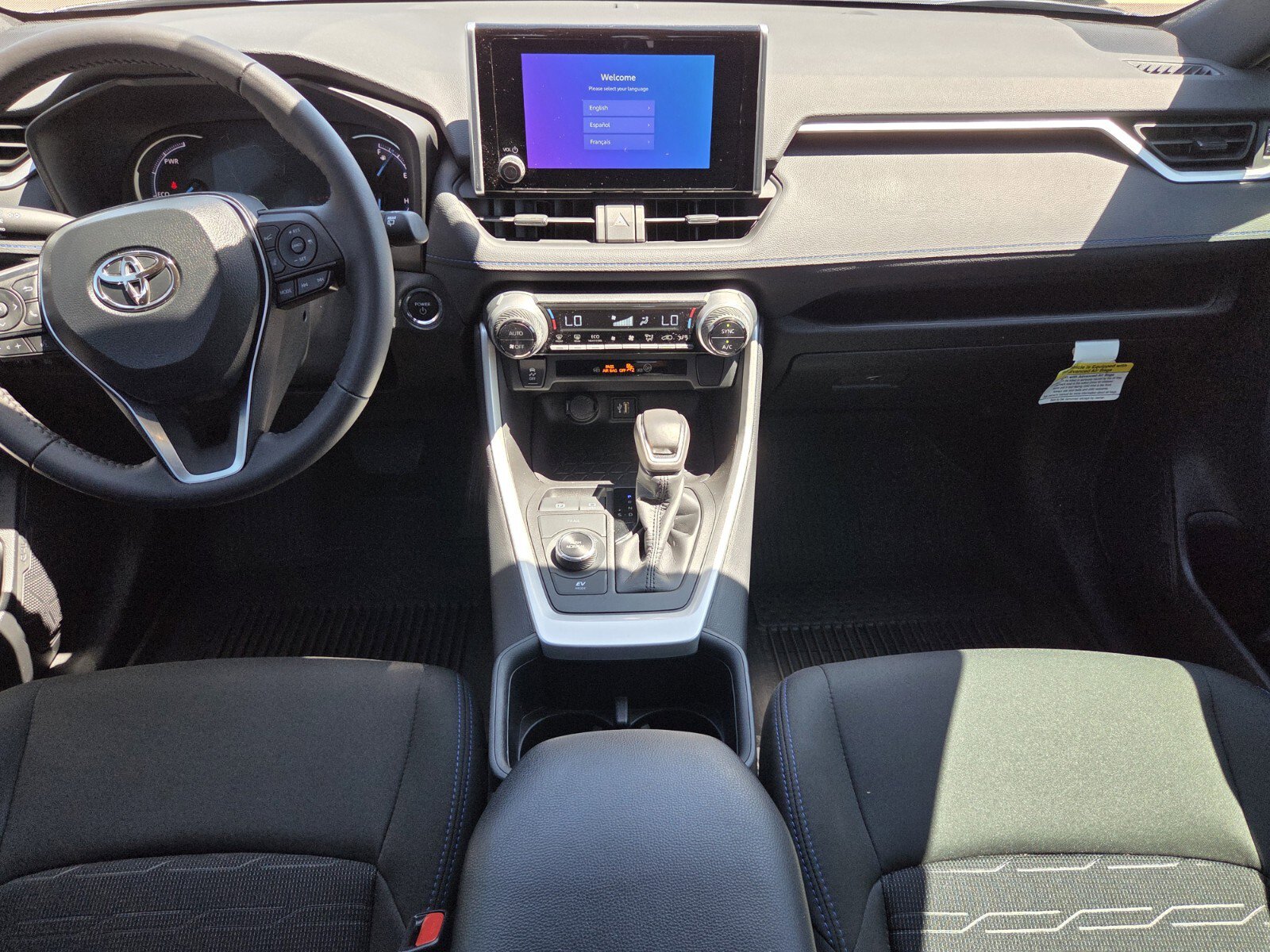 2024 Toyota RAV4 SE - Photo 7