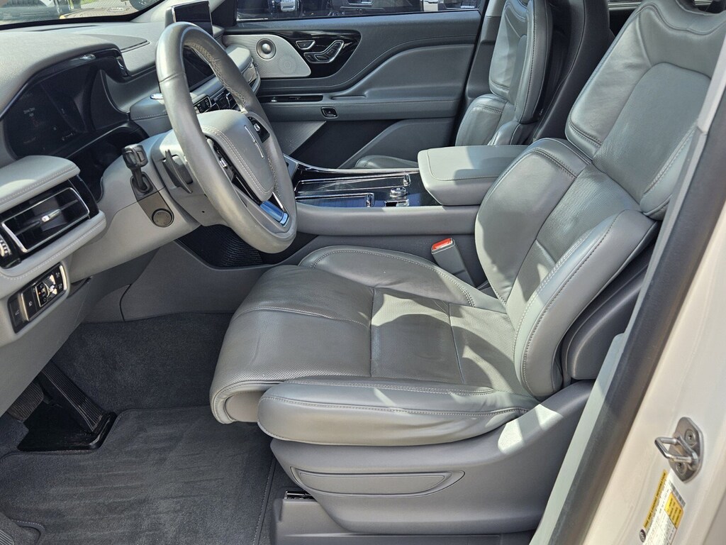 2020 Lincoln Aviator Reserve photo 2