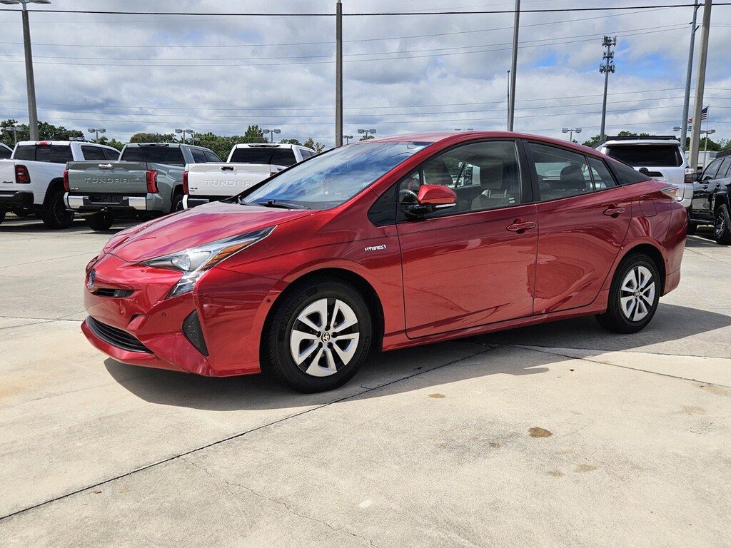 2018 Toyota Prius Two photo 3