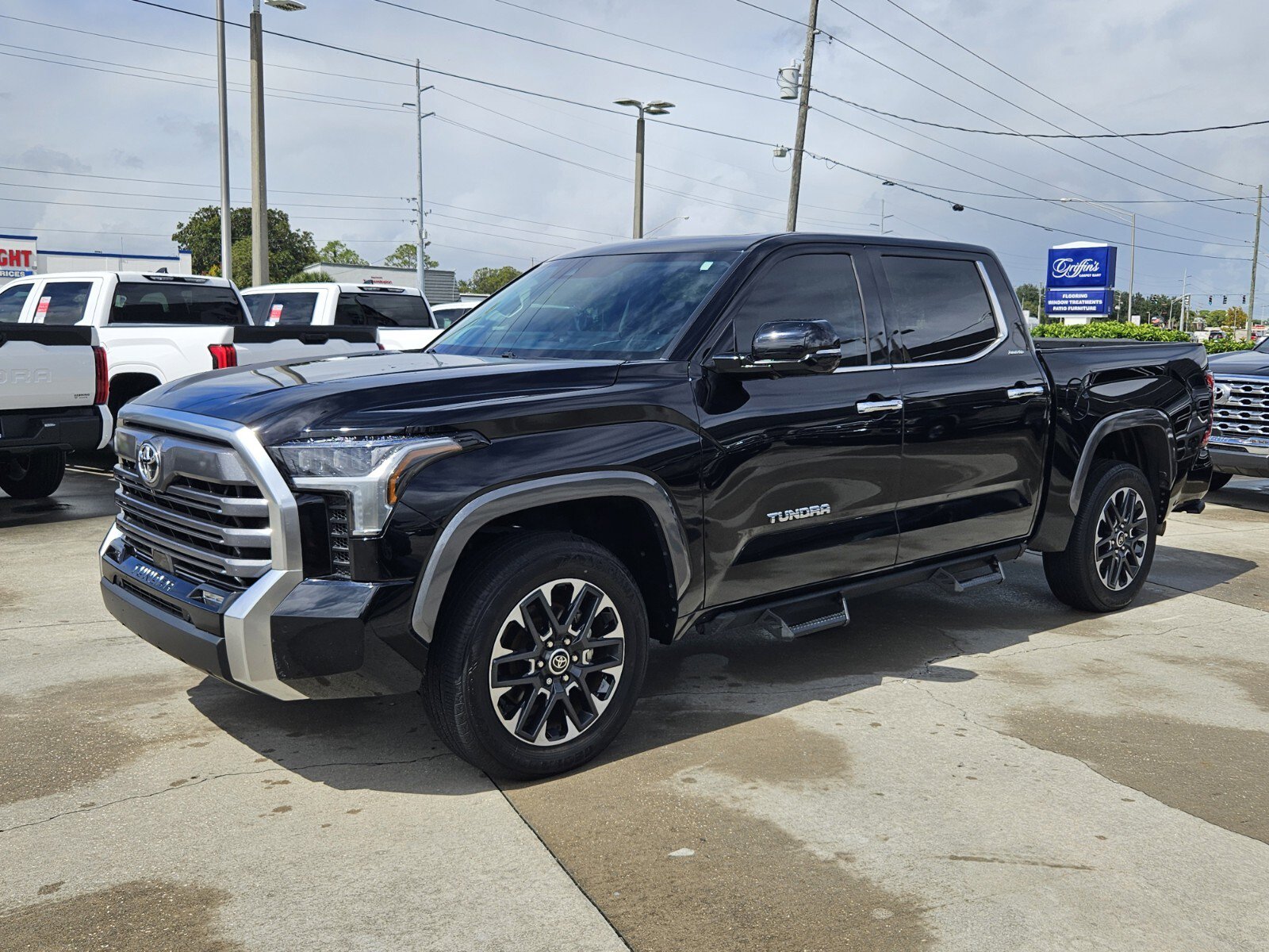 2023 Toyota Tundra Limited CrewMax photo 3