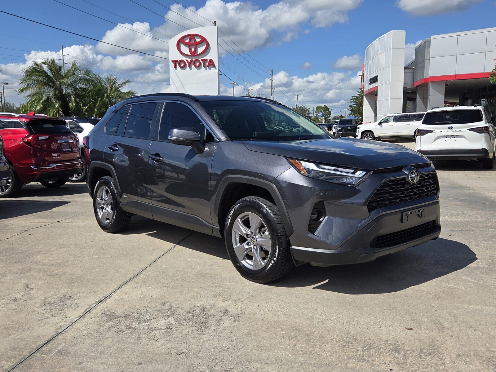 2025 Toyota RAV4 XLE