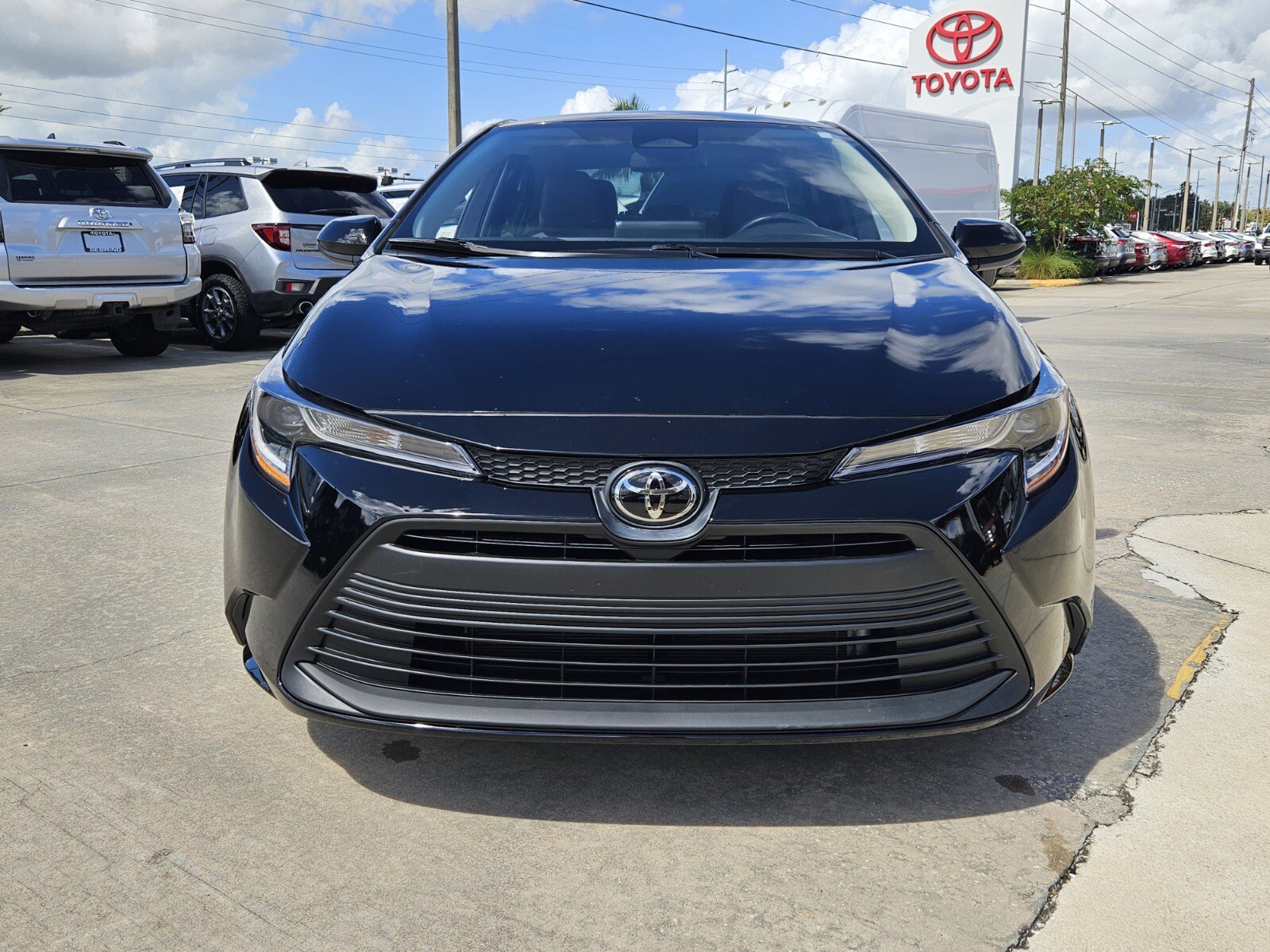 2023 Toyota Corolla LE photo 2