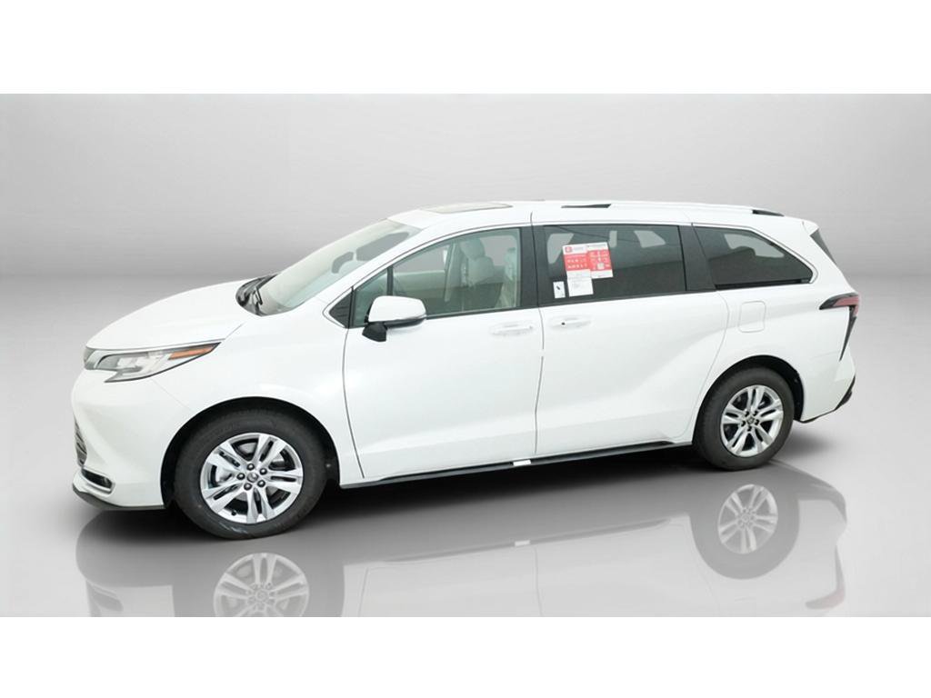 New 2026 Toyota Sienna Limited 7 PASSENGER