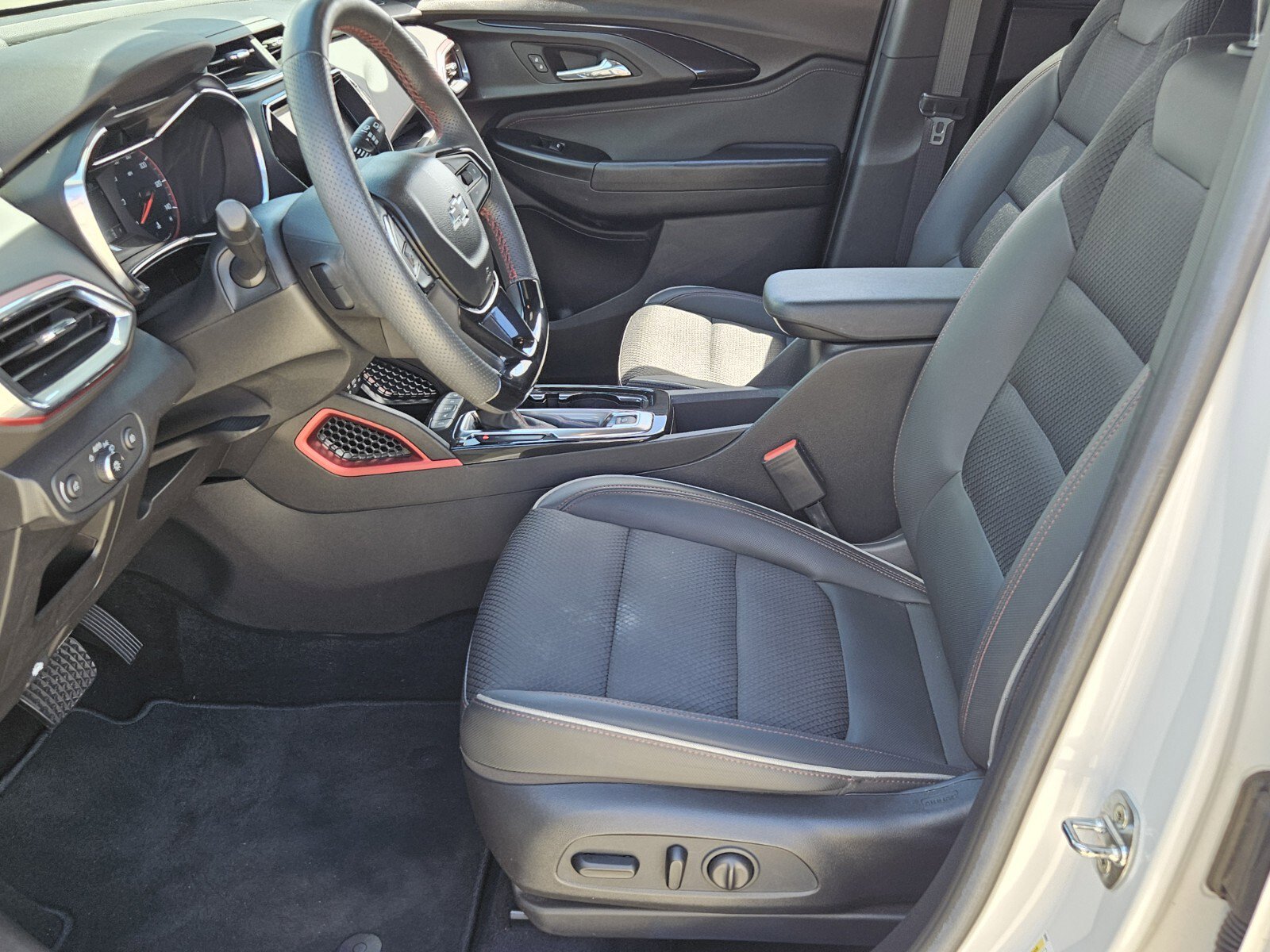 2022 Chevrolet Trailblazer RS photo 3