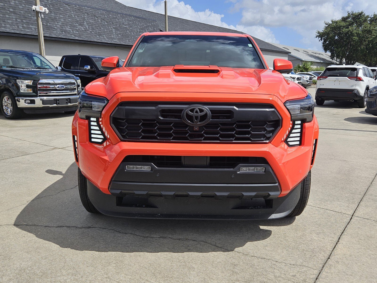 2024 Toyota Tacoma TRD Sport photo 2