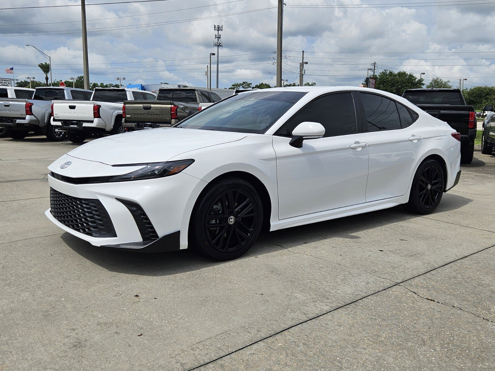 2025 Toyota Camry Base photo 3