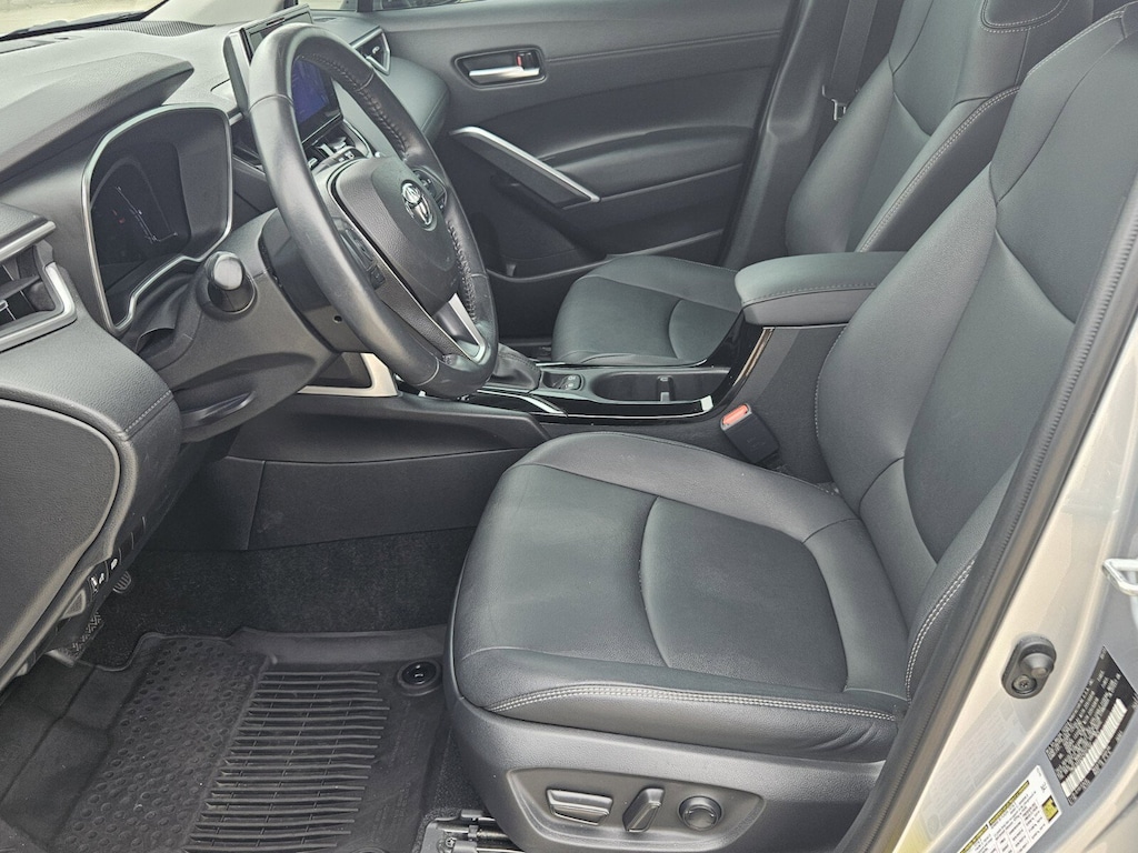 2023 Toyota Corolla Cross XLE photo 4