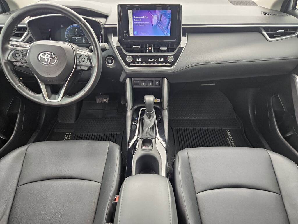 2023 Toyota Corolla Cross XLE photo 7