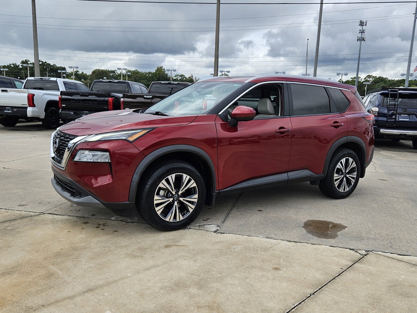2023 Nissan Rogue SV photo 3
