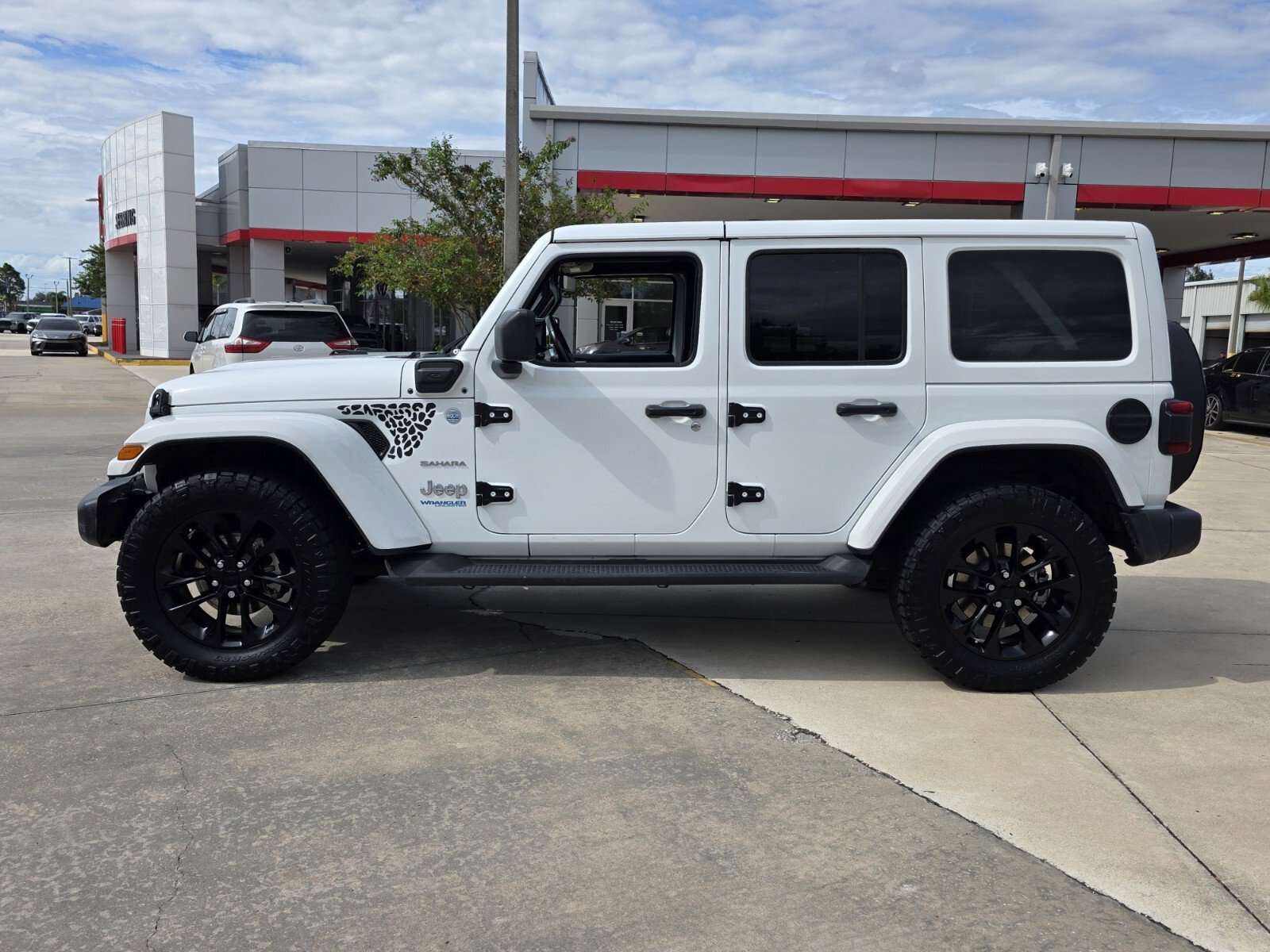 2021 Jeep Wrangler Unlimited Sahara 4xe photo 3