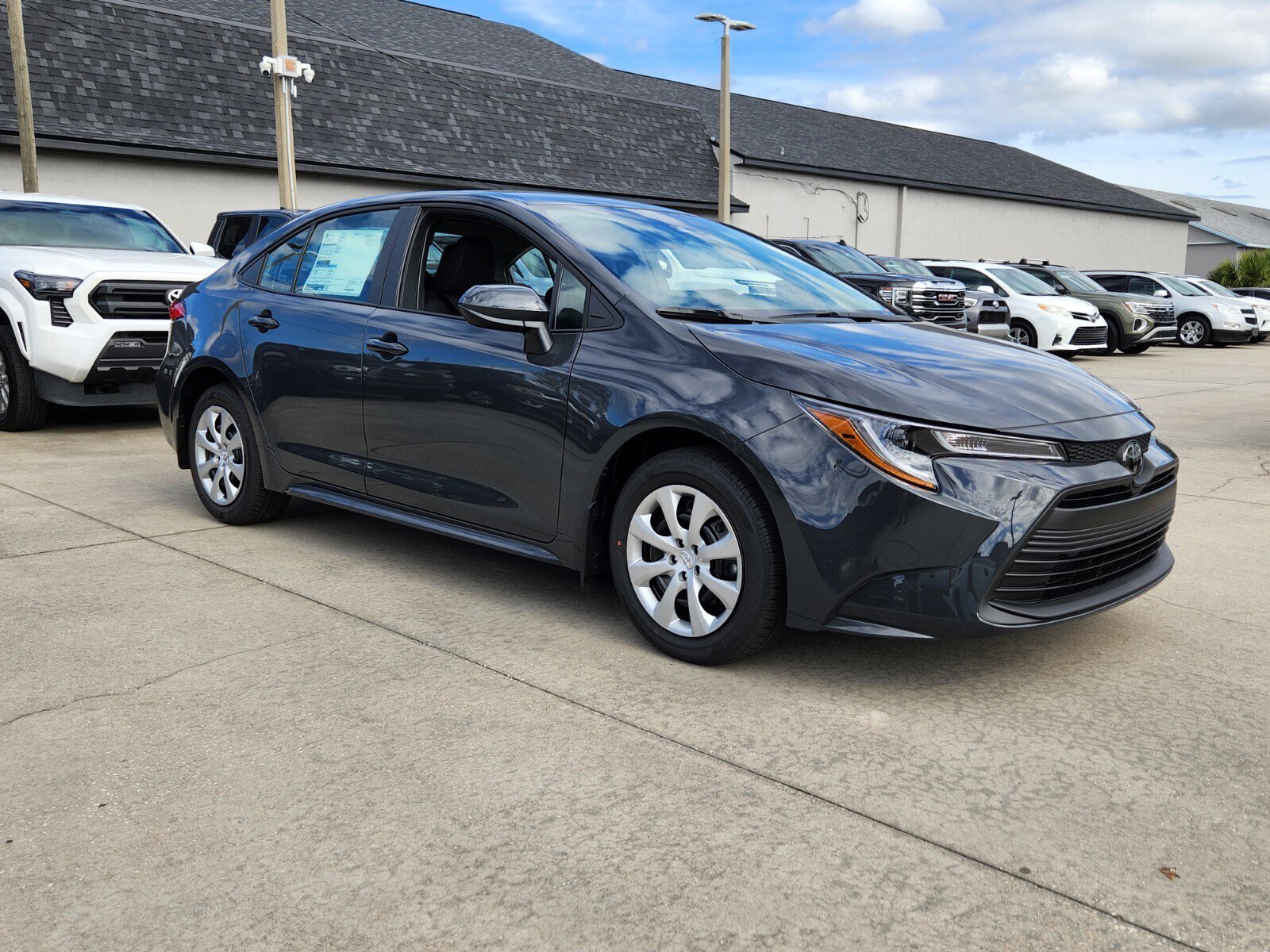 2026 Toyota Corolla LE's photo