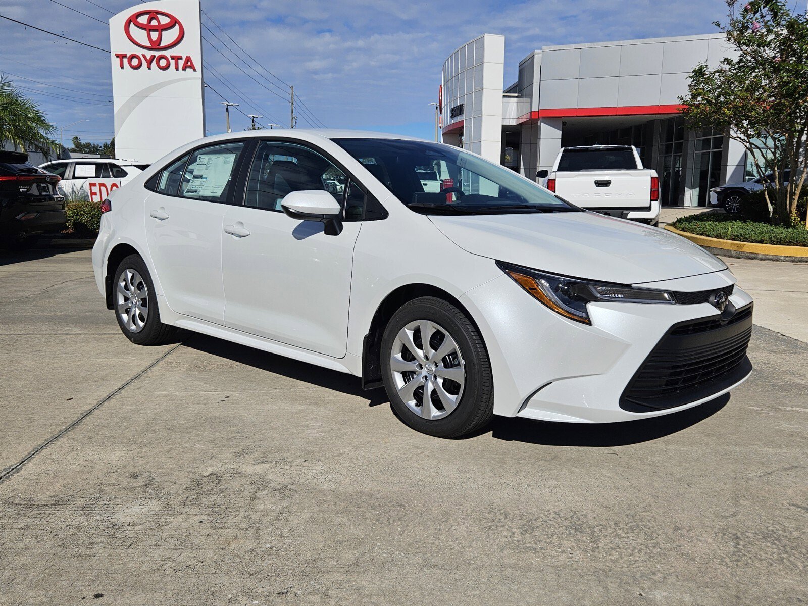 2026 Toyota Corolla LE's photo