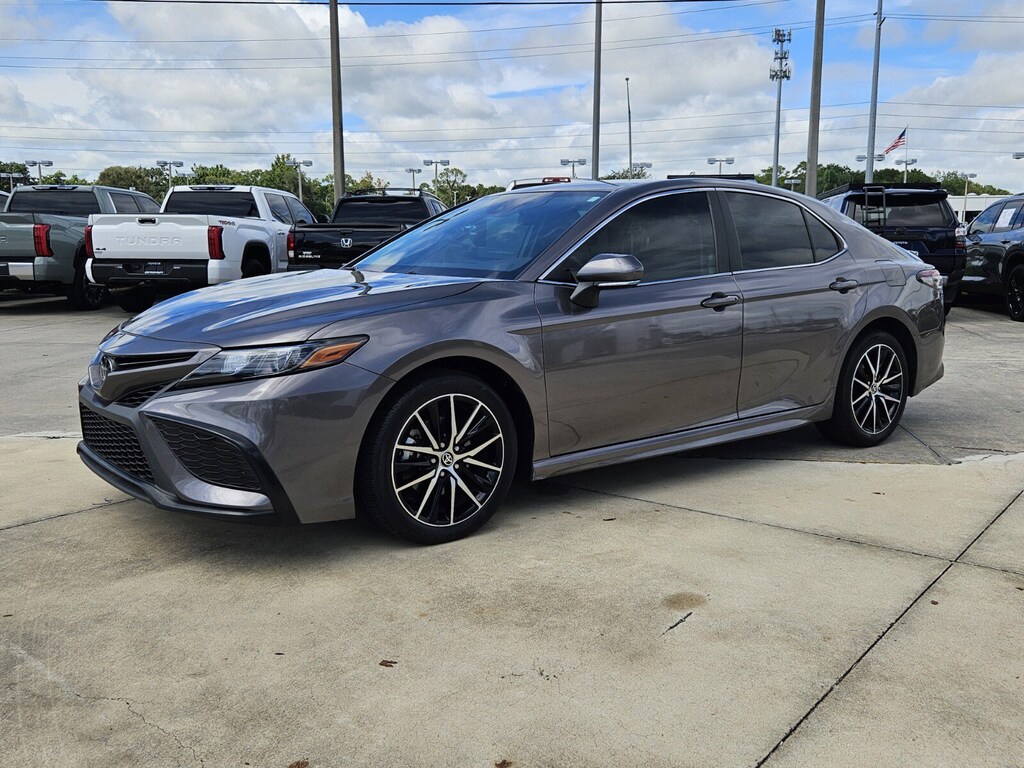 2024 Toyota Camry SE photo 3