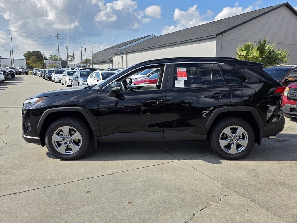 New 2025 Toyota RAV4 XLE XLE FWD SUV