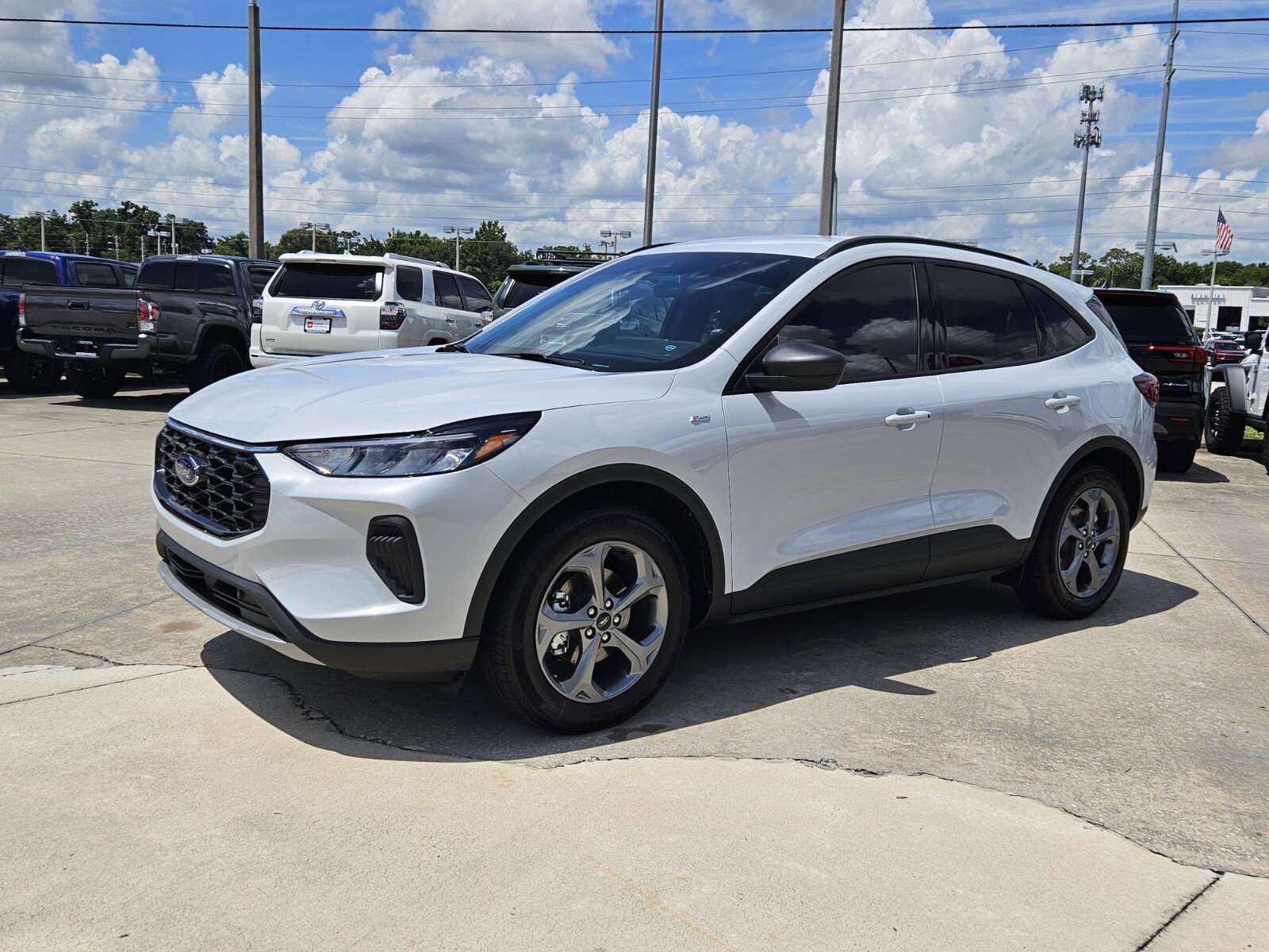 2025 Ford Escape ST-Line photo 3