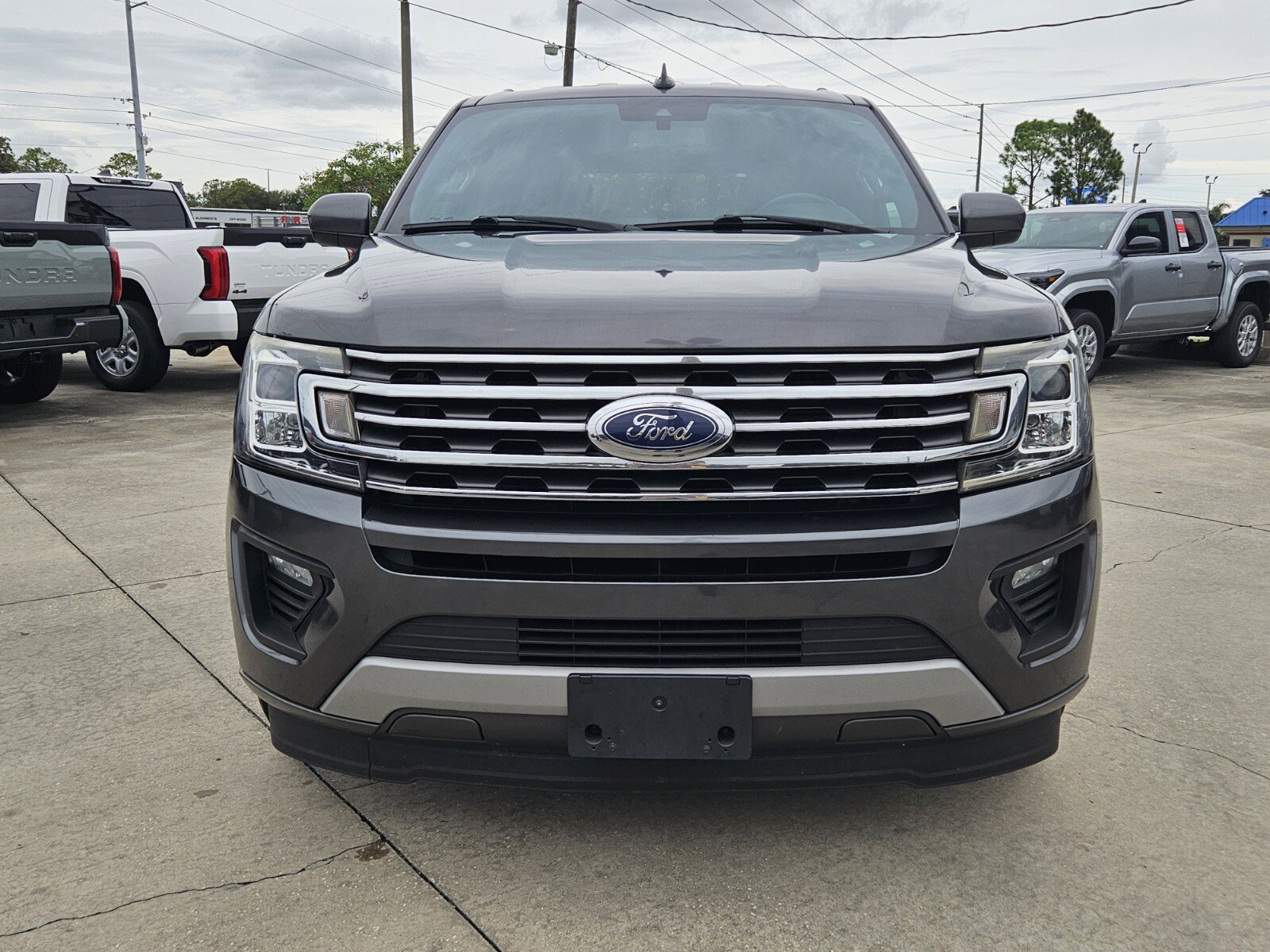 2020 Ford Expedition XLT photo 2