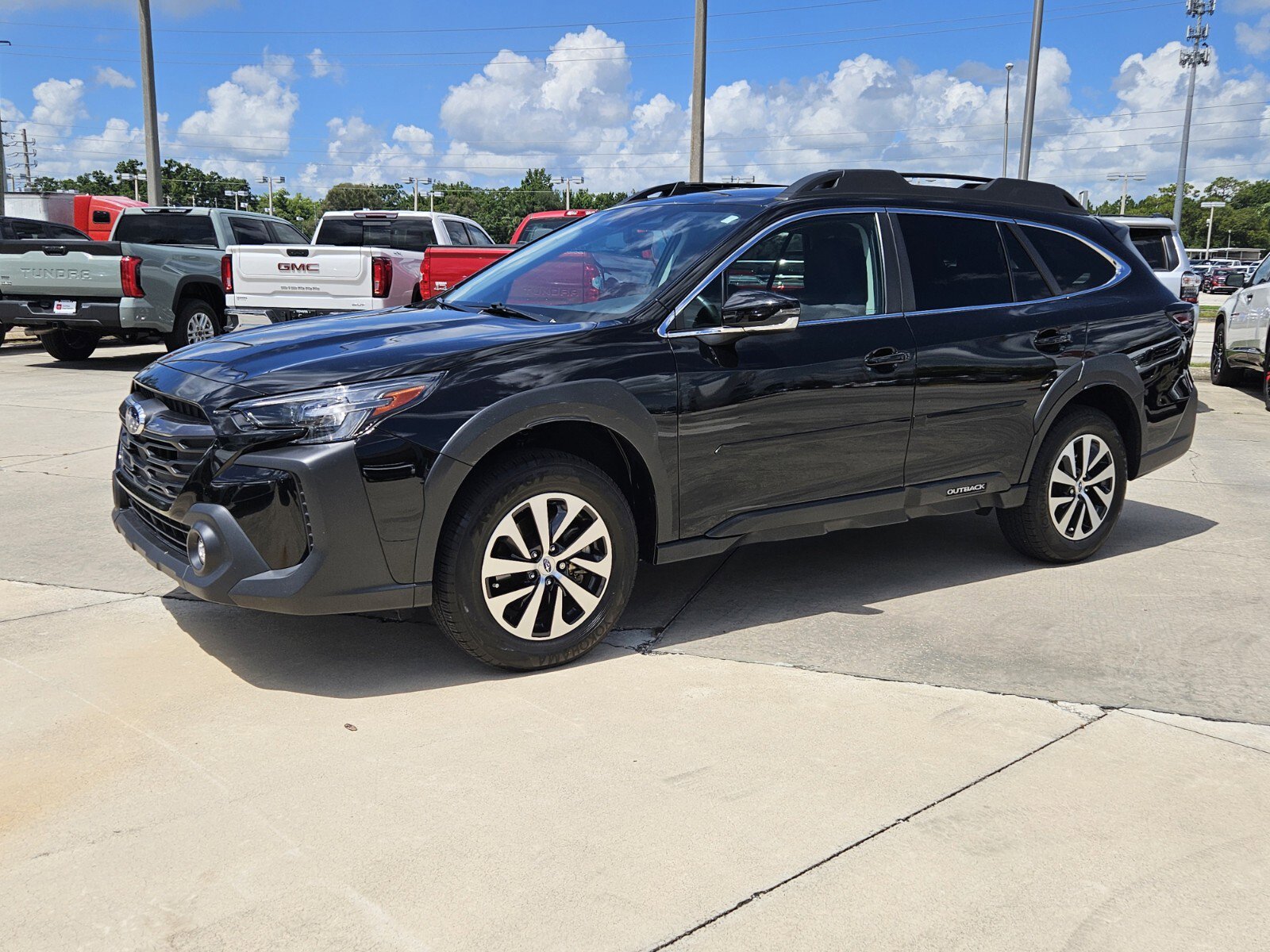 2023 Subaru Outback Premium photo 3