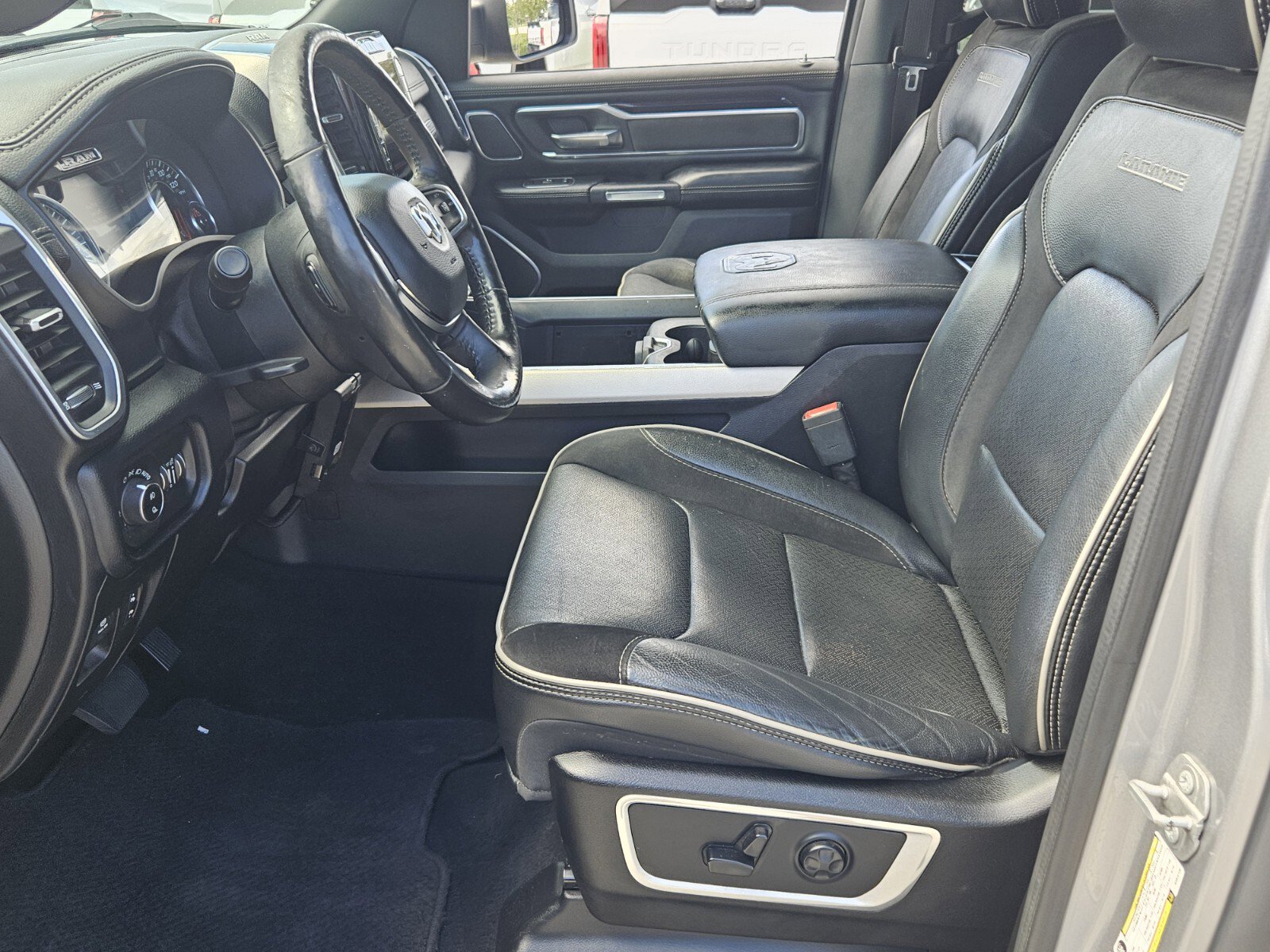 2019 Ram 1500 Laramie photo 4