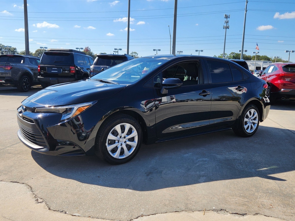 Used 2025 Toyota Corolla Hybrid LE Sedan
