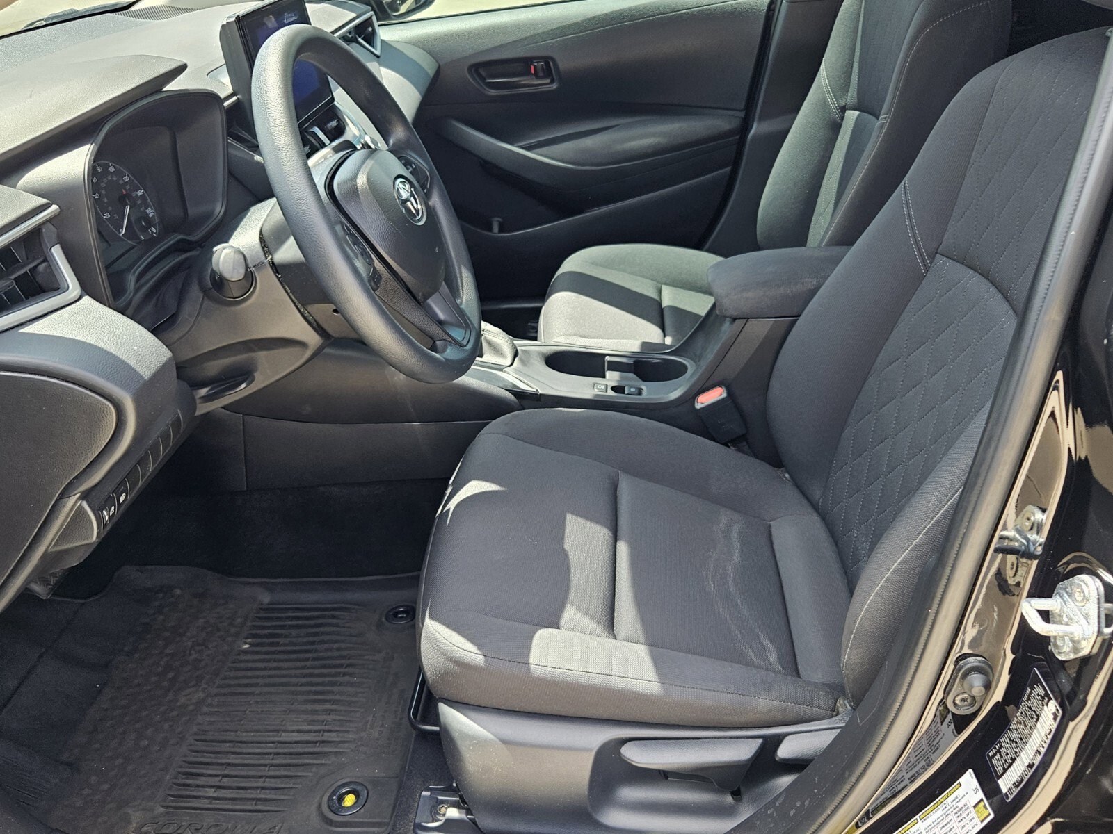 2024 Toyota Corolla LE photo 3