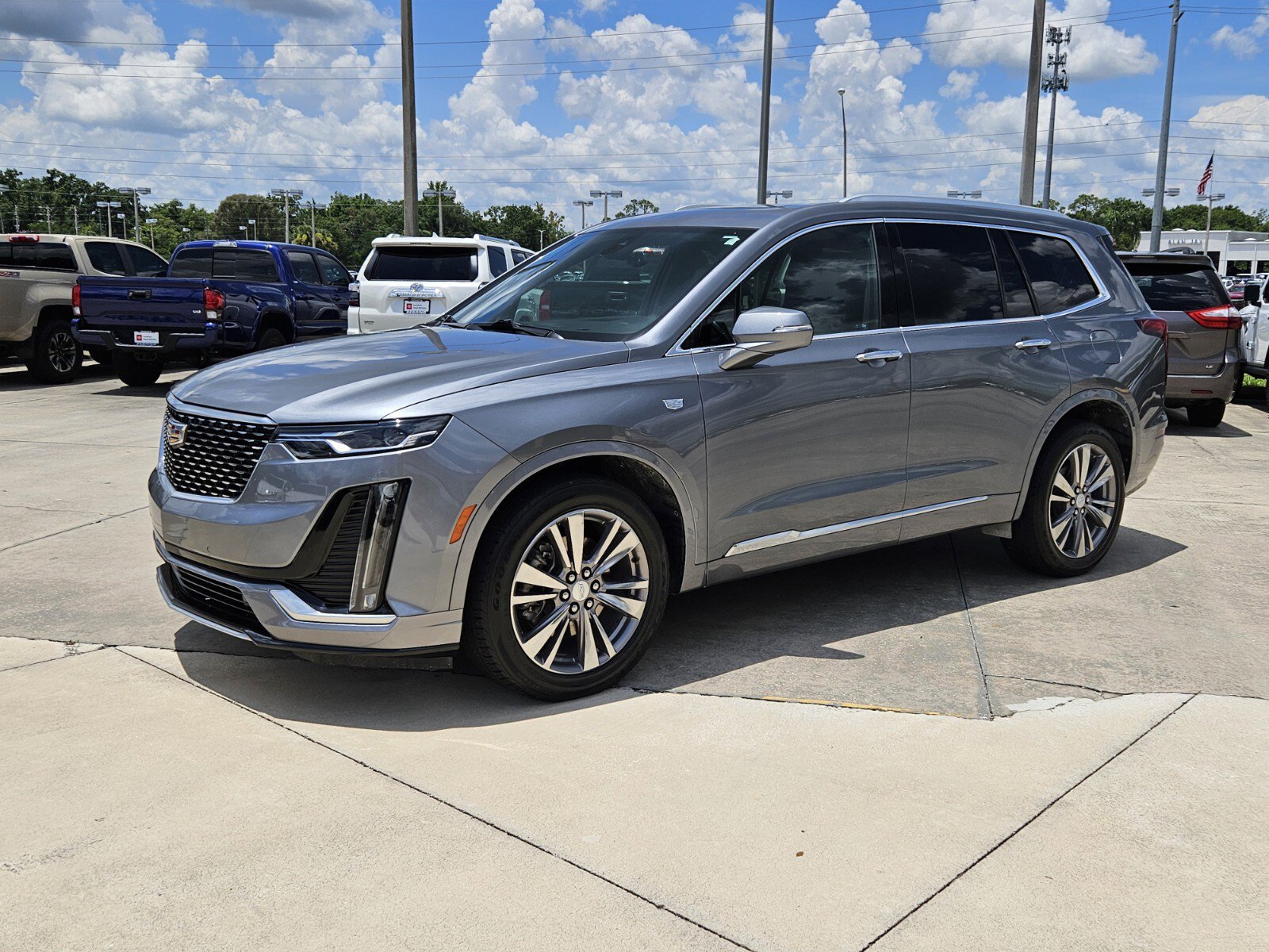 2022 Cadillac XT6 Premium Luxury photo 3