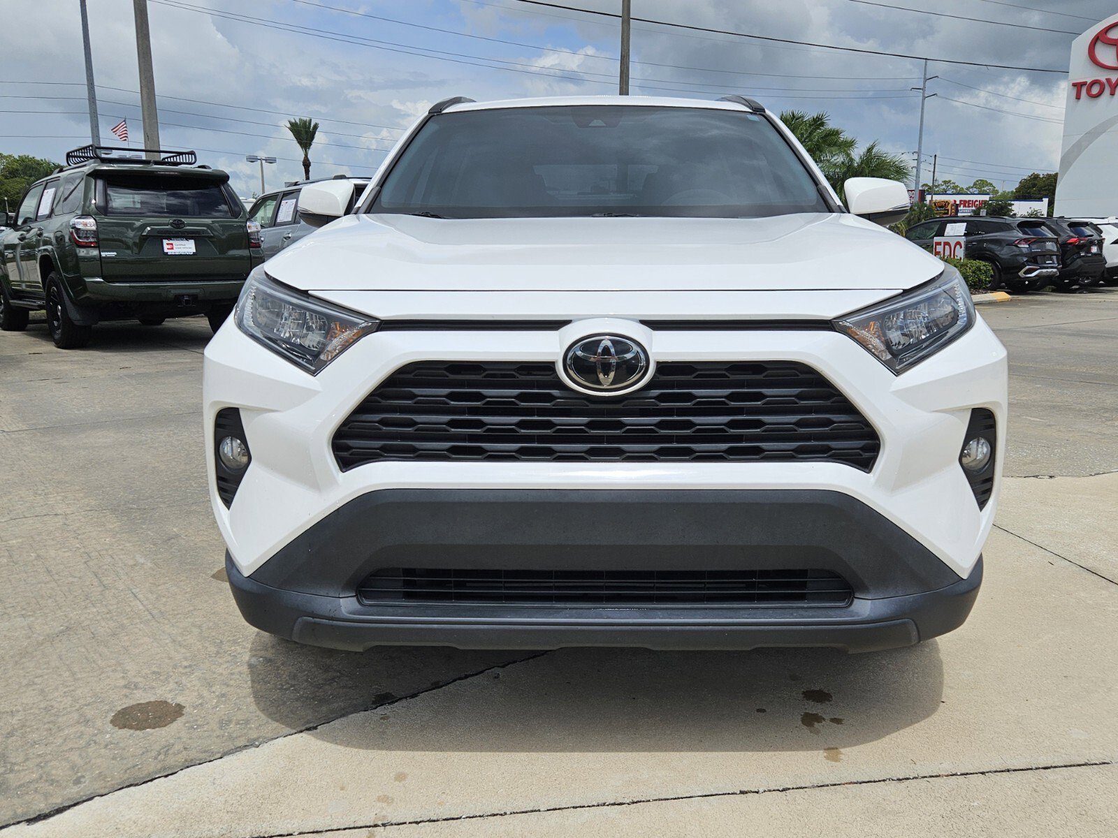 Used 2021 Toyota RAV4 XLE with VIN 2T3W1RFV4MC134852 for sale in Kansas City
