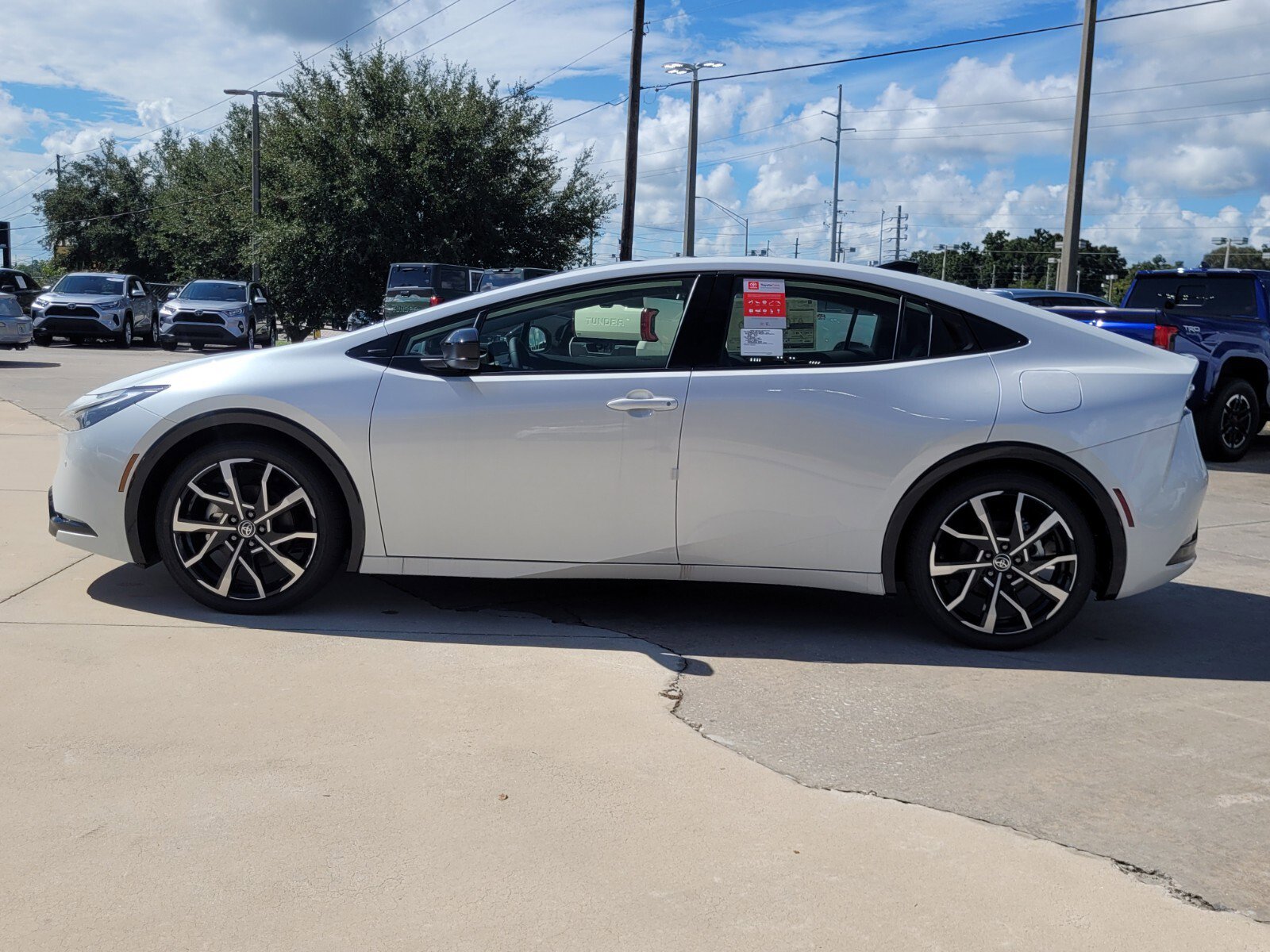 2024 Toyota Prius Prime XSE photo 4
