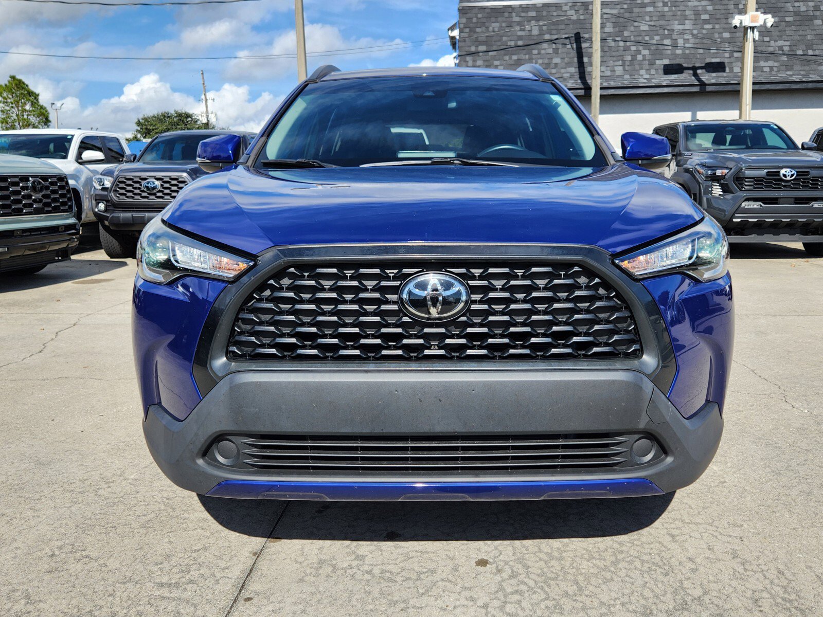 Used 2022 Toyota Corolla Cross LE with VIN 7MUCAAAG5NV024624 for sale in Kansas City