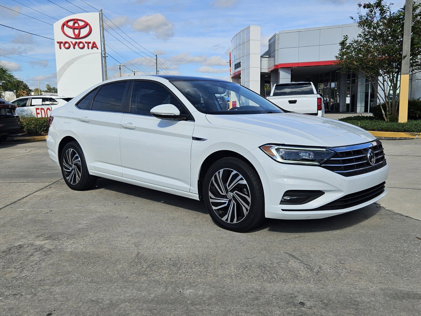 2021 Volkswagen Jetta SEL Premium's photo