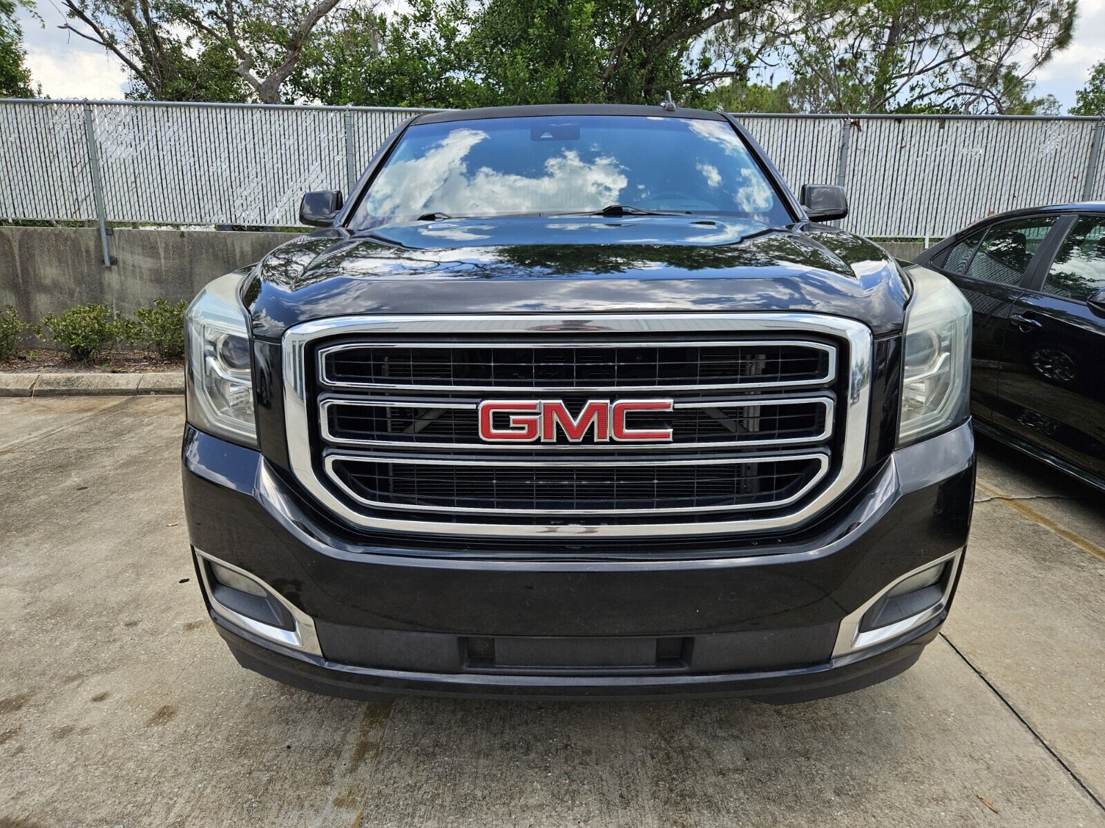 2015 Gmc Yukon SLT photo 2
