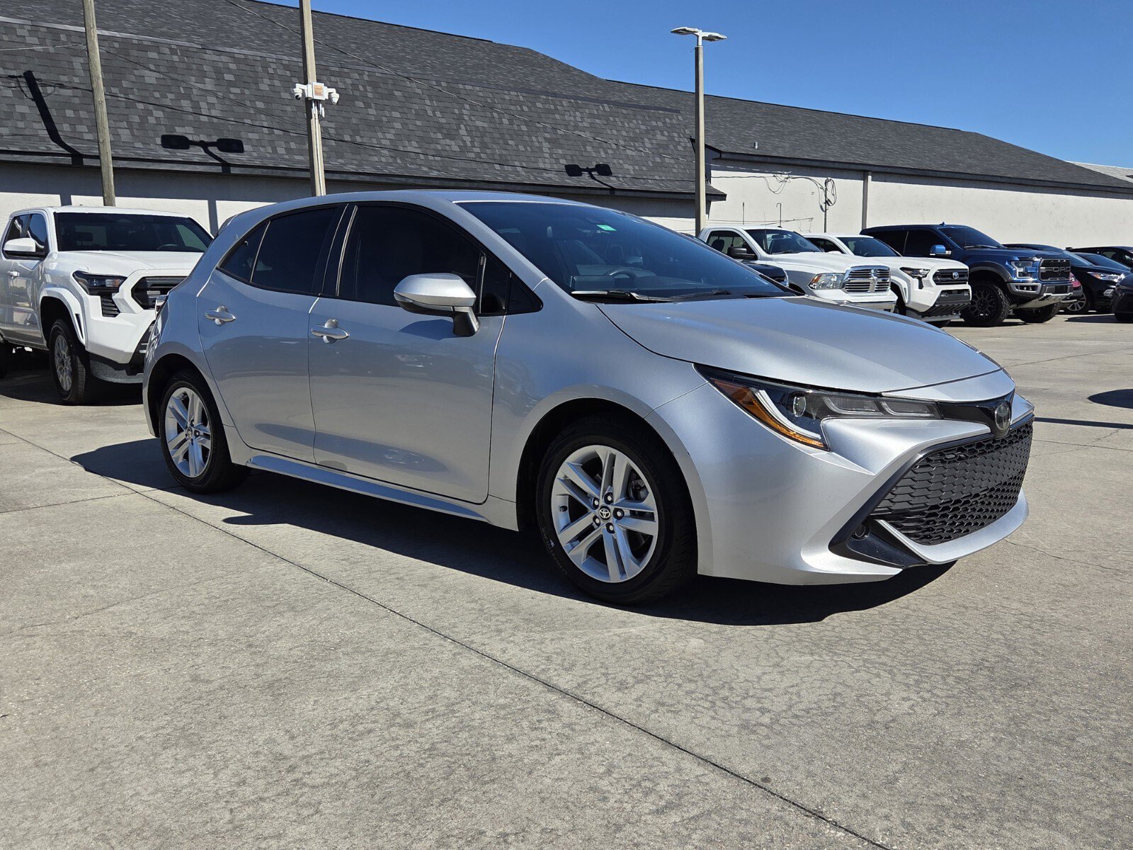 2021 Toyota Corolla Hatchback SE's photo