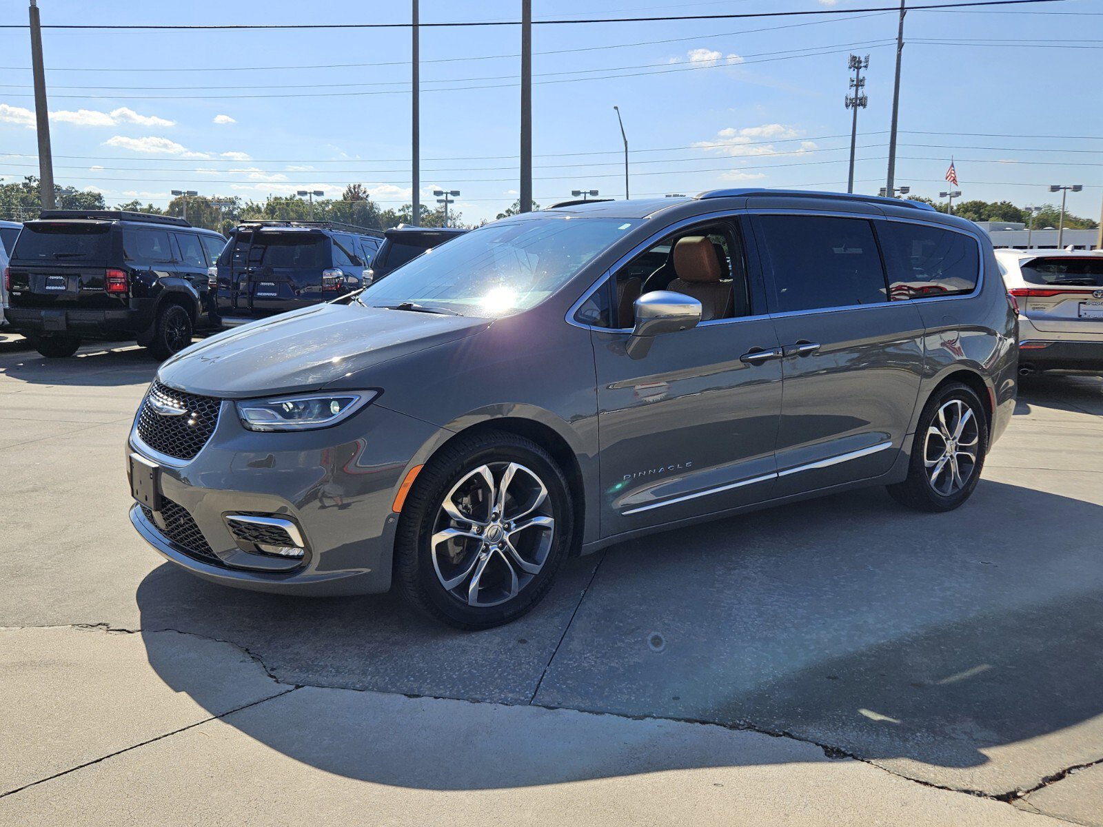 2022 Chrysler Pacifica Pinnacle photo 3