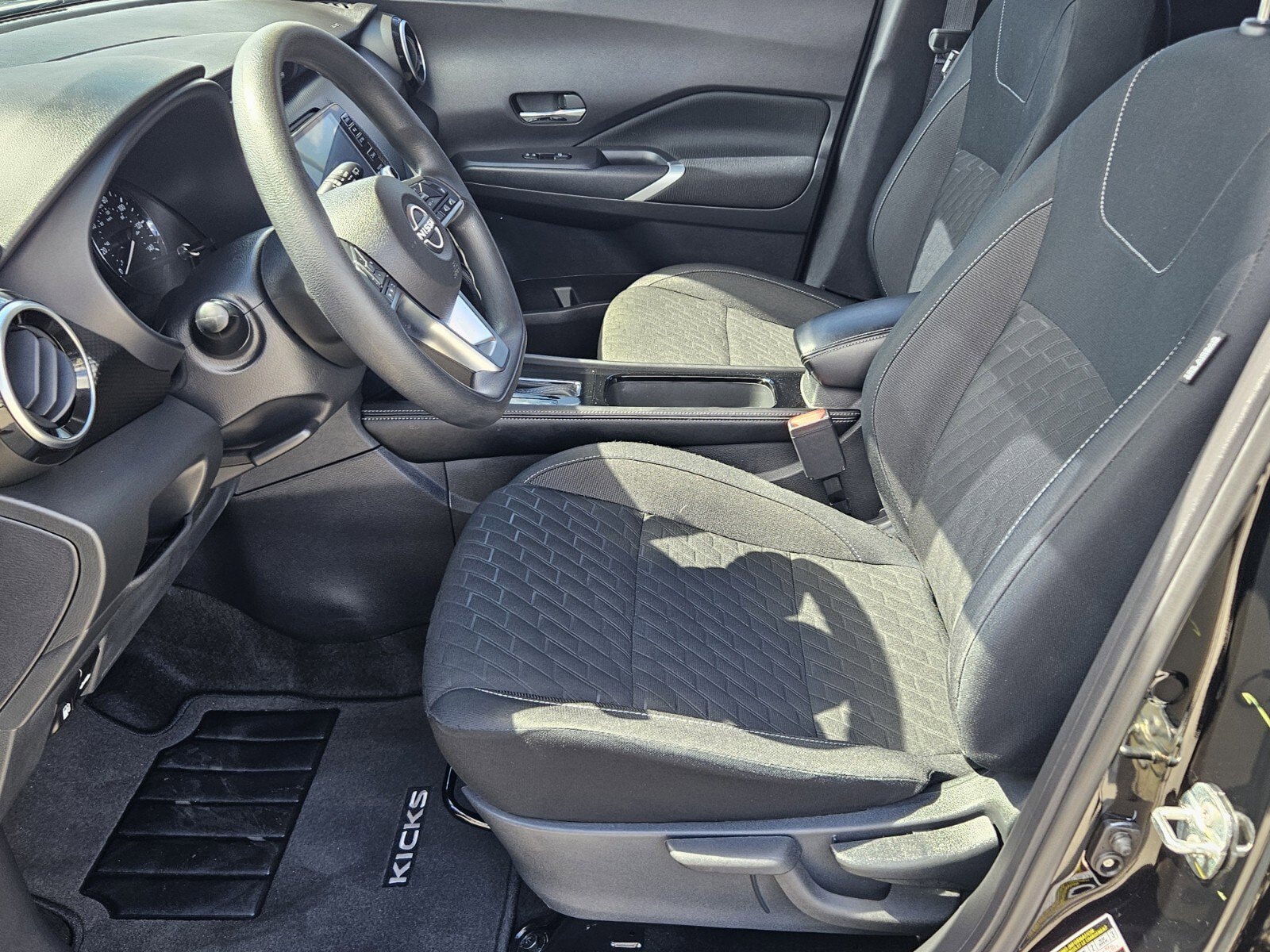 2024 Nissan Kicks SV photo 4